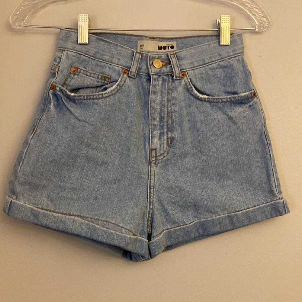 💜Moto TopShop Light Wash High waist Denim Shorts size 25